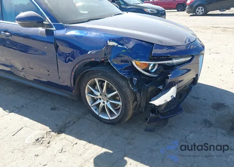 2018 Alfa Romeo Stelvio Ti Awd z USA, uszkodzony, nr VIN ZASFAKBN2J7B60456